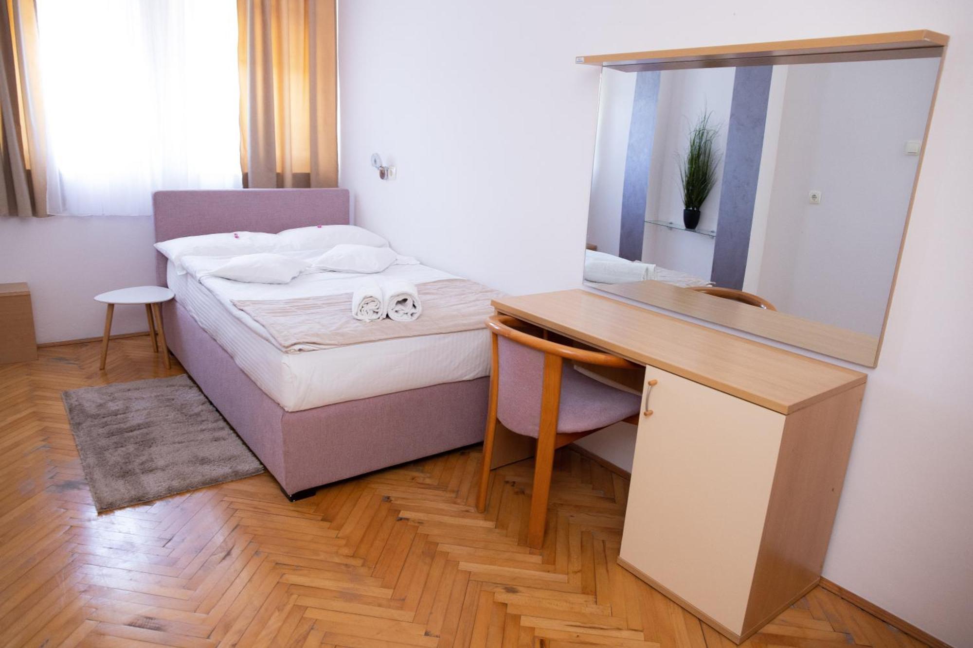 Motel New Sanatron Bosanski Novi Eksteriør billede