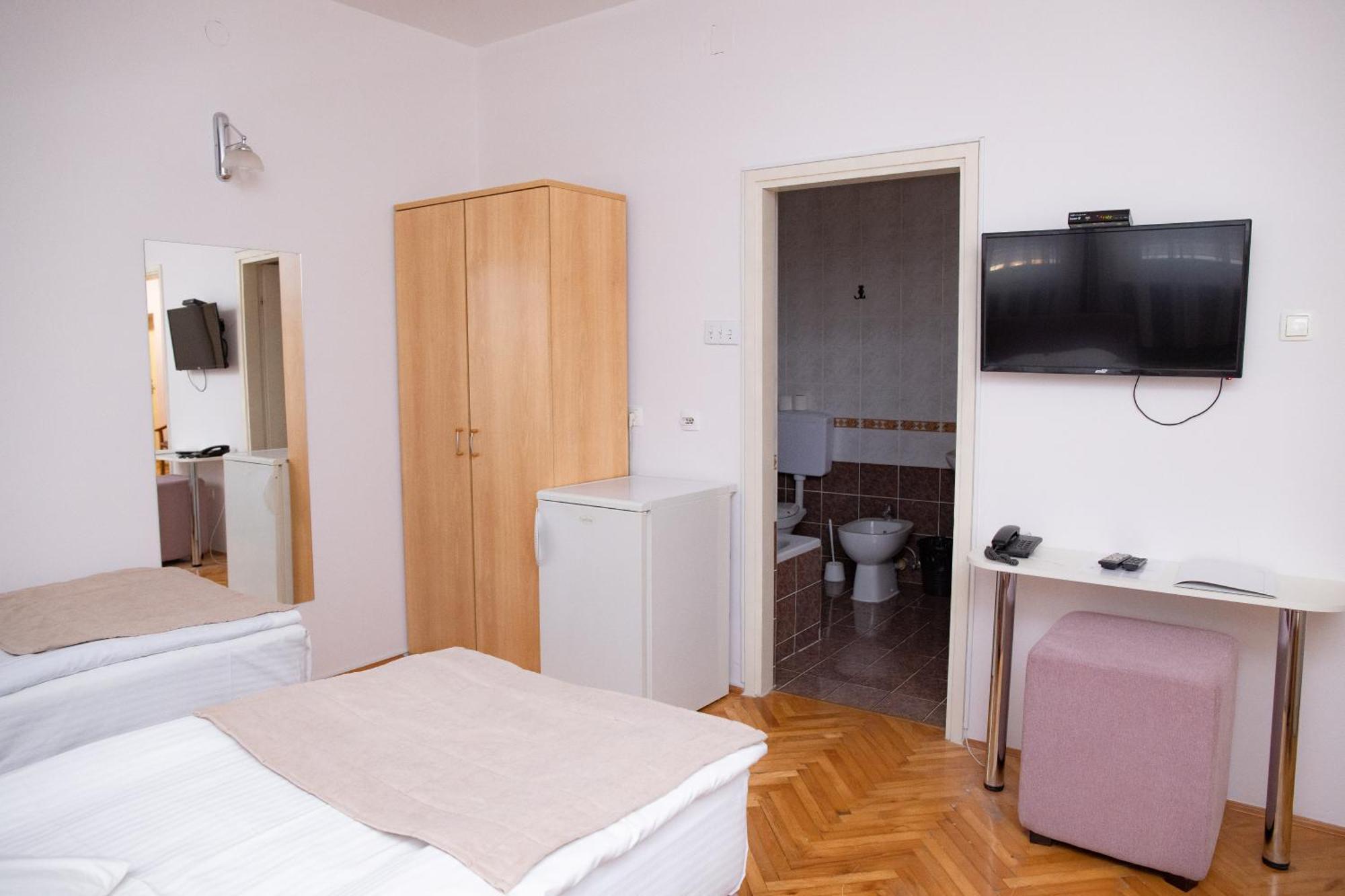 Motel New Sanatron Bosanski Novi Eksteriør billede