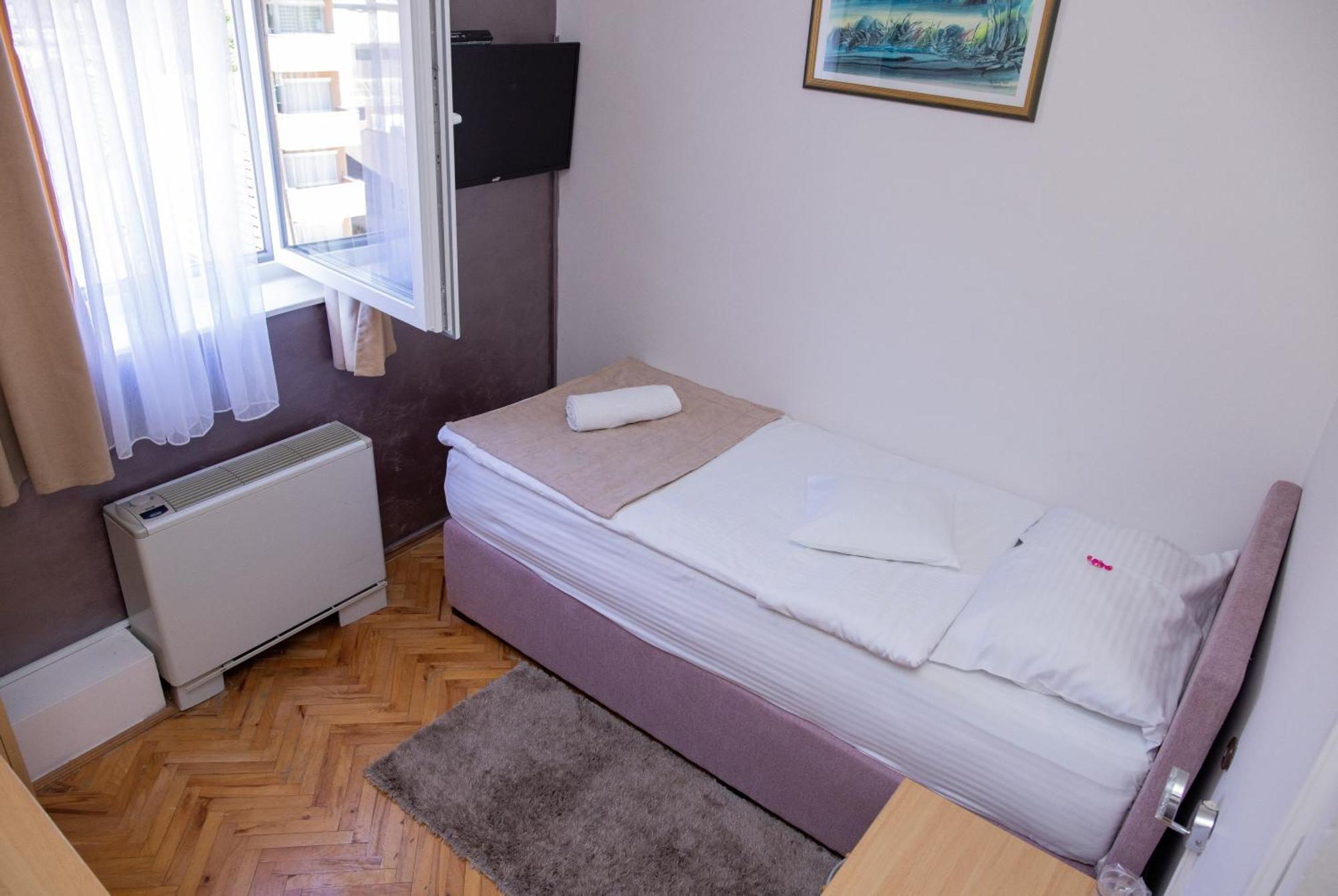 Motel New Sanatron Bosanski Novi Eksteriør billede