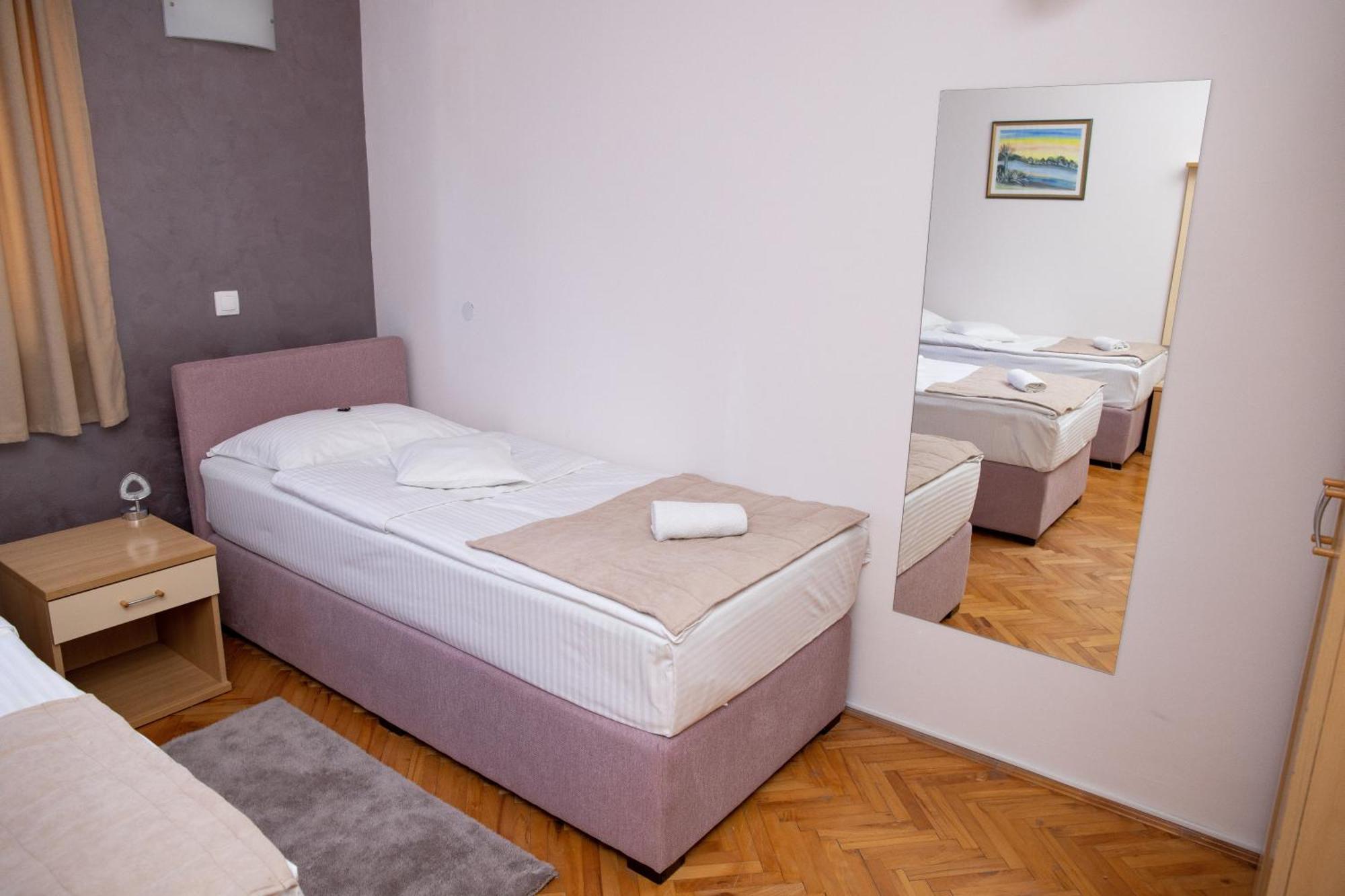 Motel New Sanatron Bosanski Novi Eksteriør billede