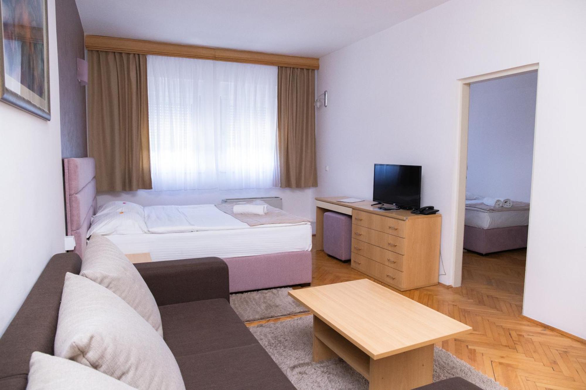 Motel New Sanatron Bosanski Novi Eksteriør billede