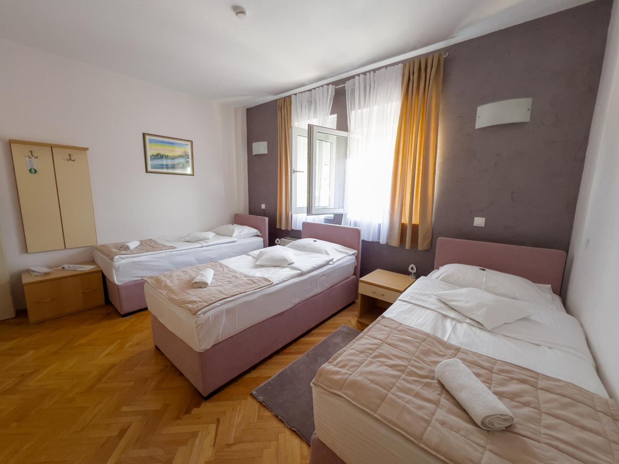 Motel New Sanatron Bosanski Novi Eksteriør billede
