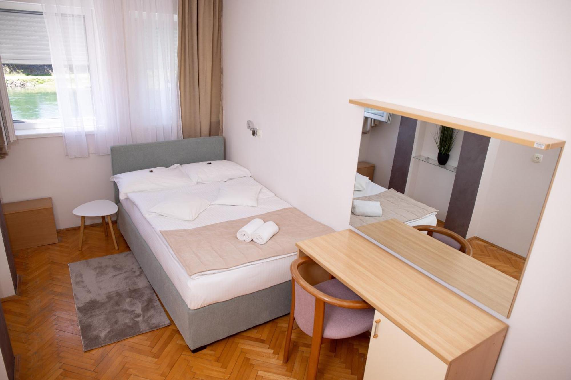 Motel New Sanatron Bosanski Novi Eksteriør billede