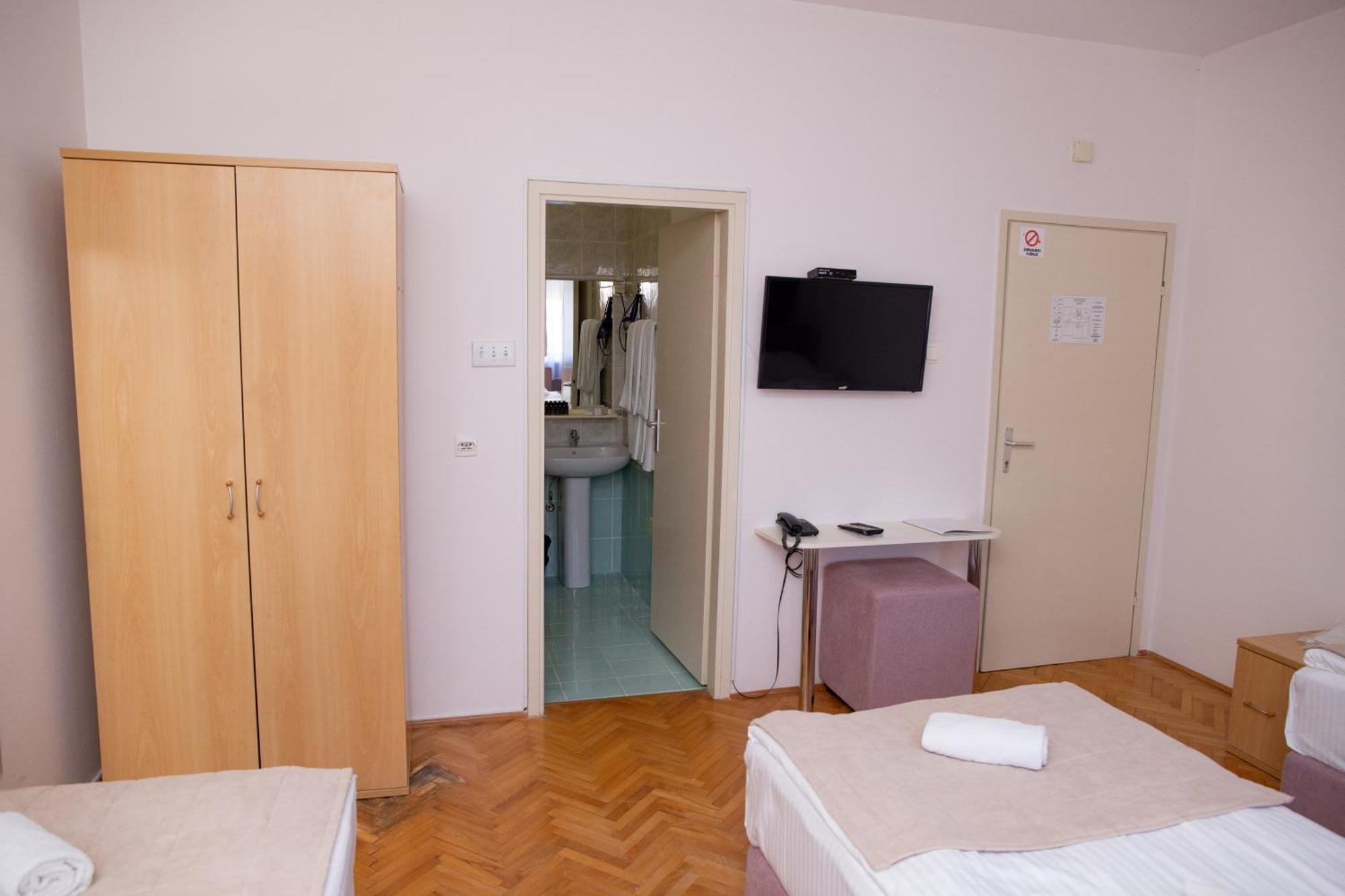 Motel New Sanatron Bosanski Novi Eksteriør billede