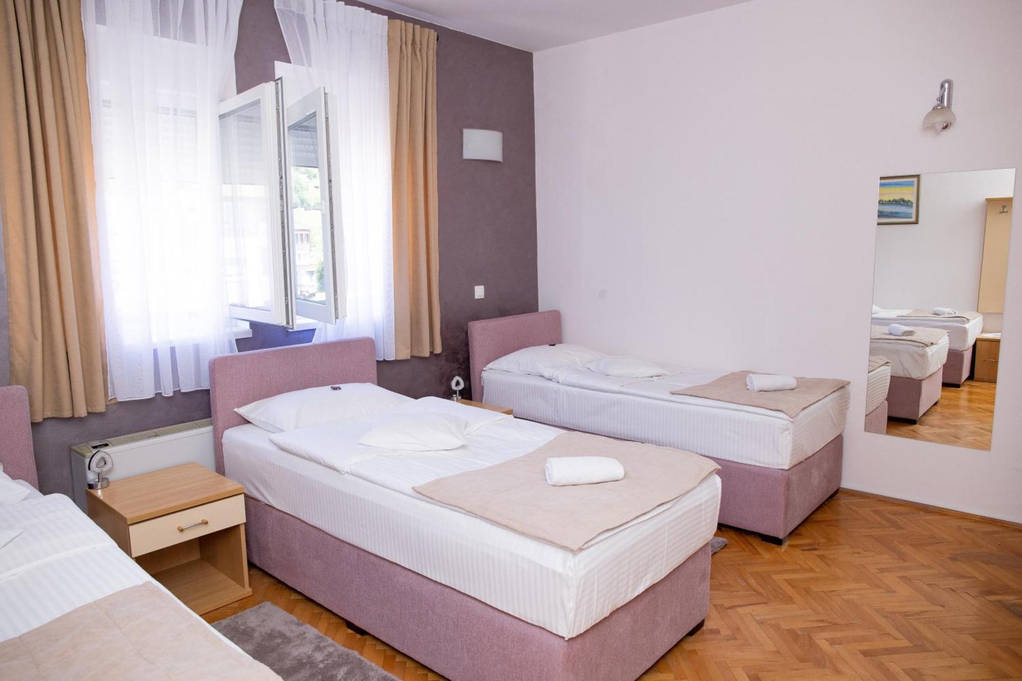 Motel New Sanatron Bosanski Novi Eksteriør billede