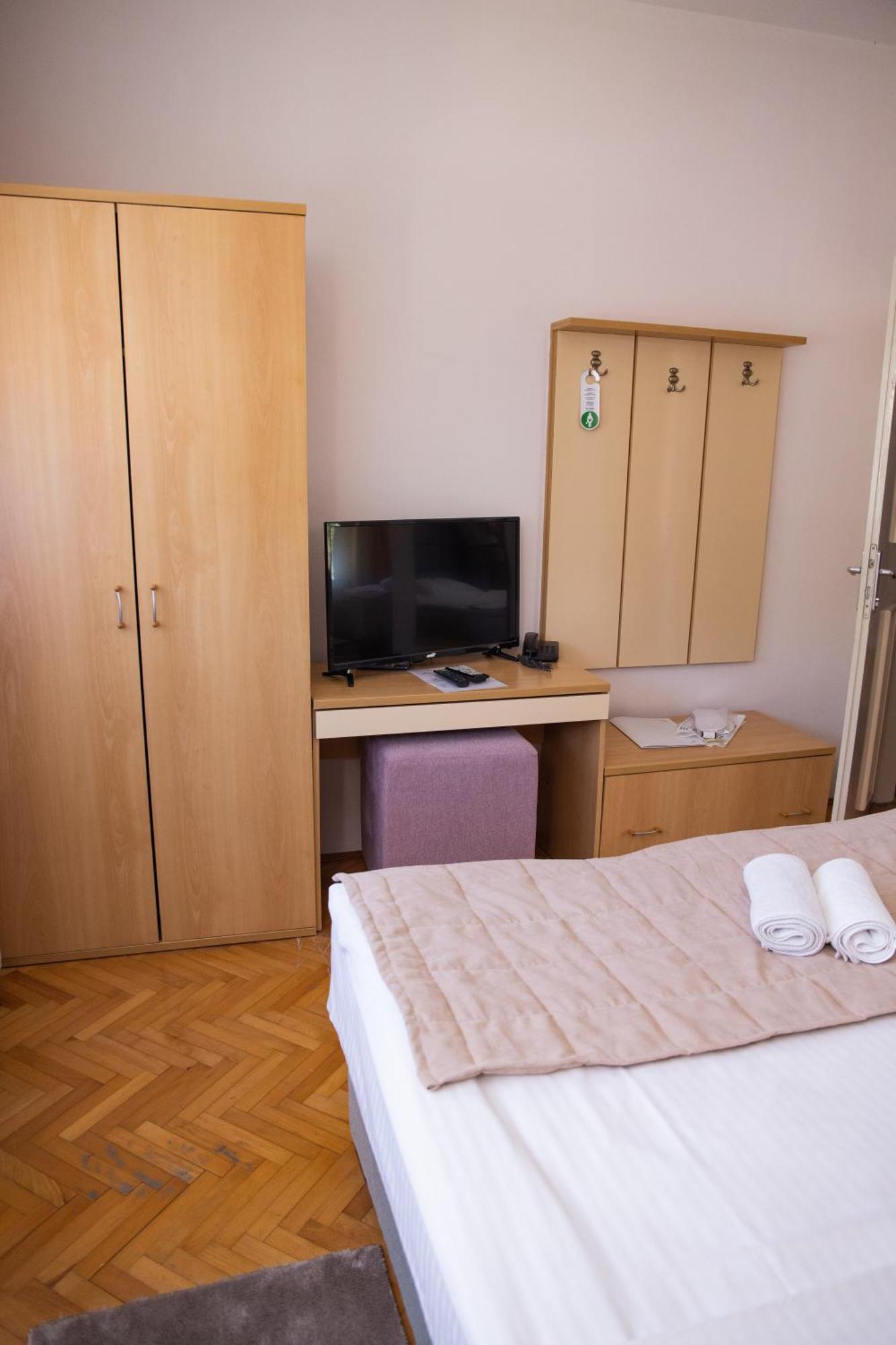 Motel New Sanatron Bosanski Novi Eksteriør billede