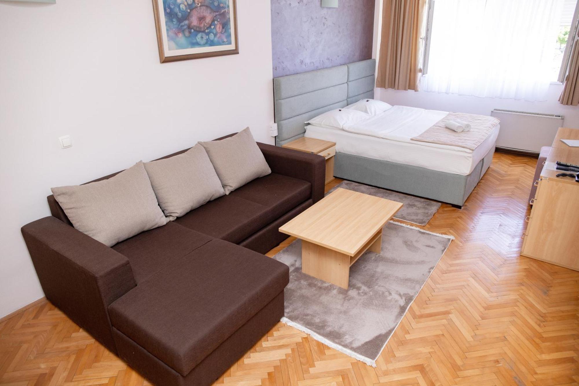 Motel New Sanatron Bosanski Novi Eksteriør billede