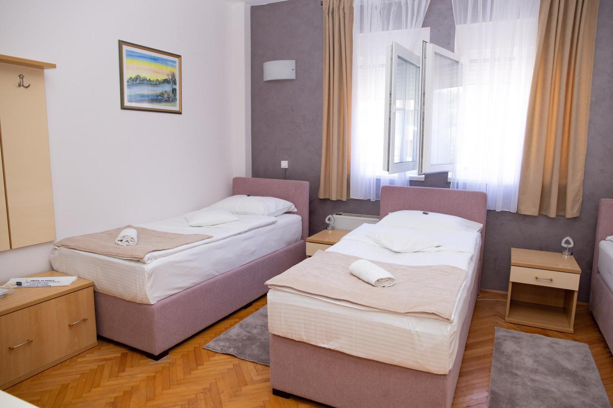 Motel New Sanatron Bosanski Novi Eksteriør billede
