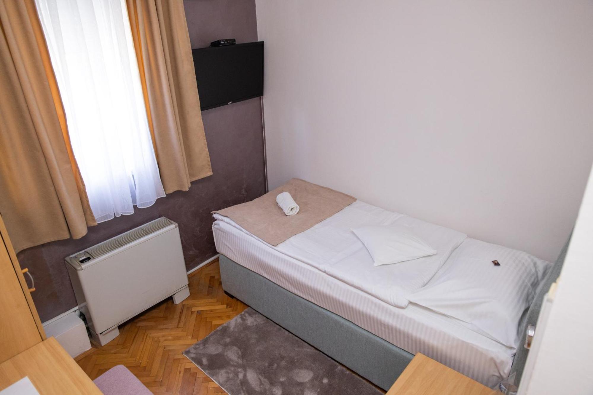 Motel New Sanatron Bosanski Novi Eksteriør billede